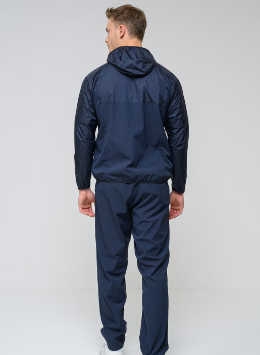 костюм спорт.