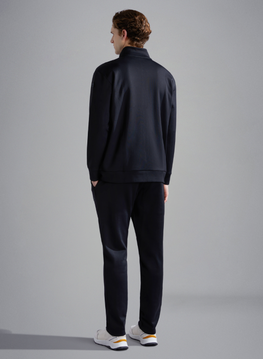 костюм спорт.