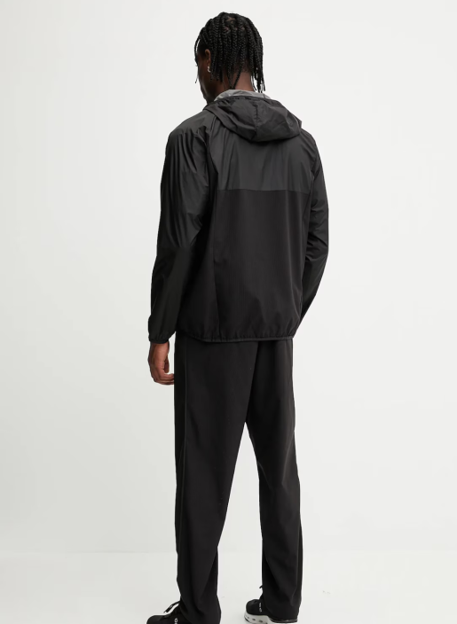 костюм спорт.