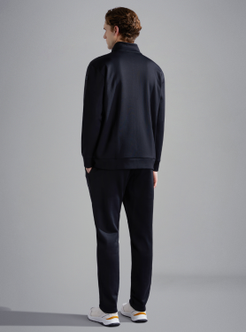 костюм спорт.